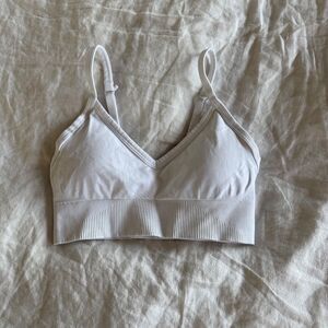 Lululemon Ebb to Street Bra *C/D Cup - size 2